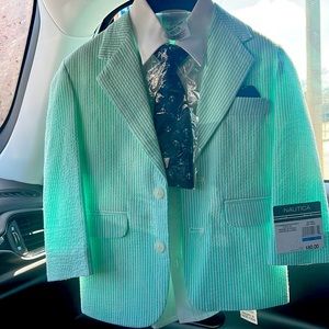 24mo Nautica 4pc Seersucker Suit. Brand New! Eye catching & Dapper.